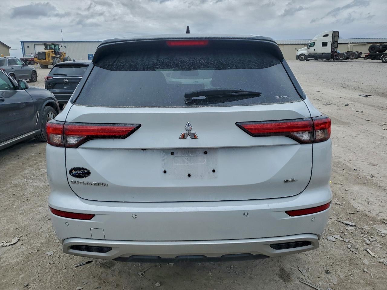 2024 MITSUBISHI OUTLANDER SEL photo 11