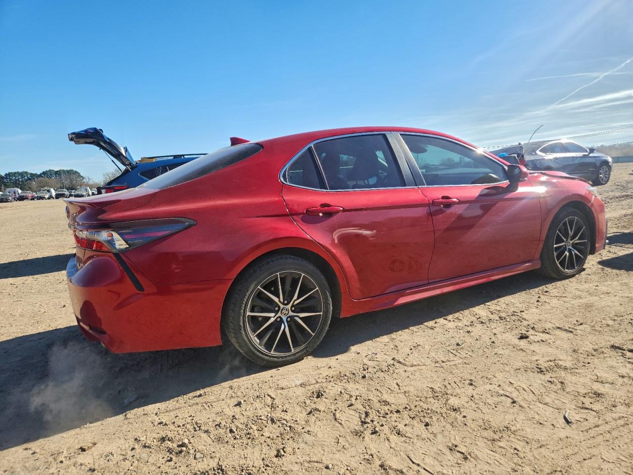 2022 TOYOTA CAMRY SE photo 3