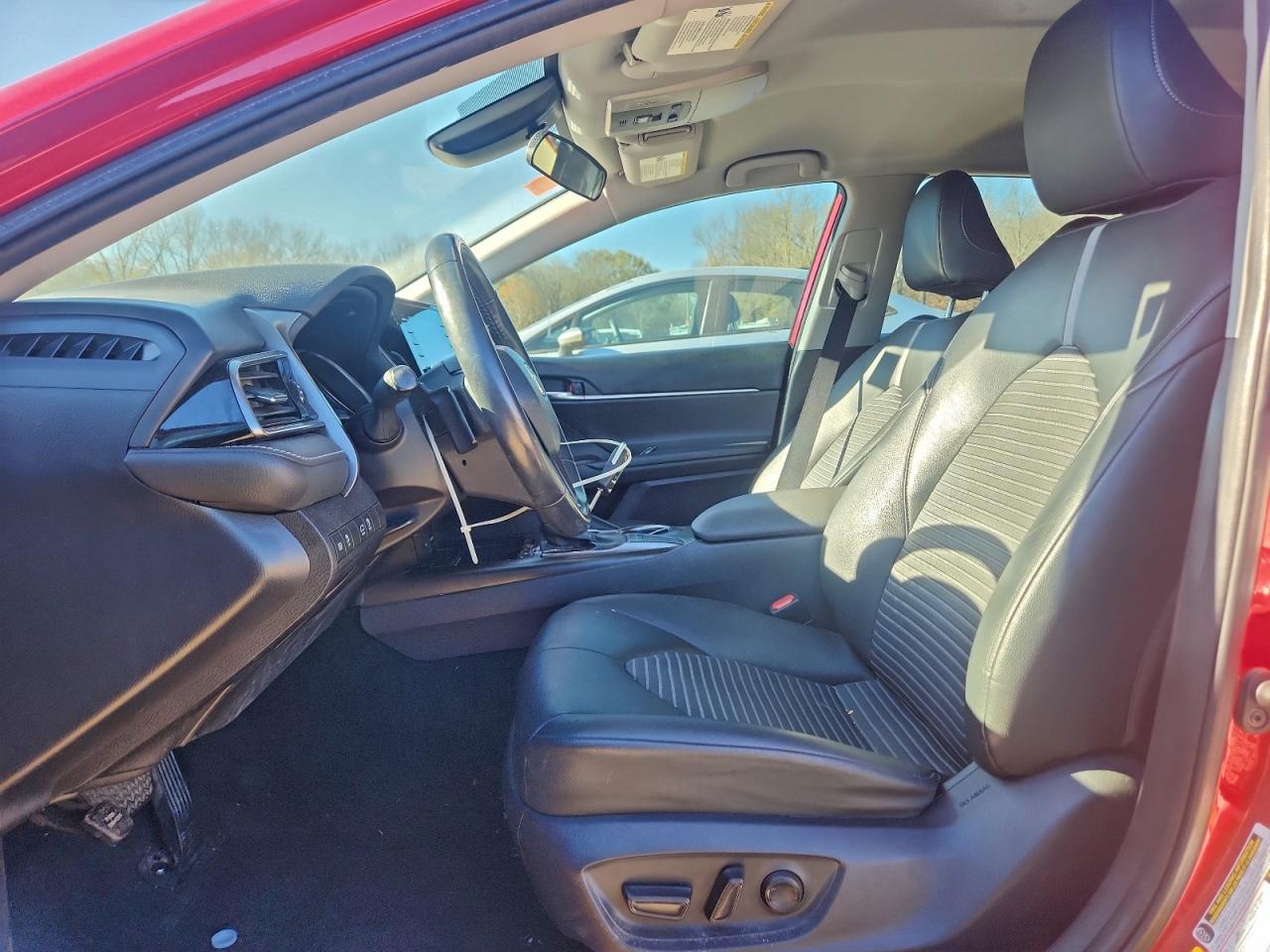 2022 TOYOTA CAMRY SE photo 7
