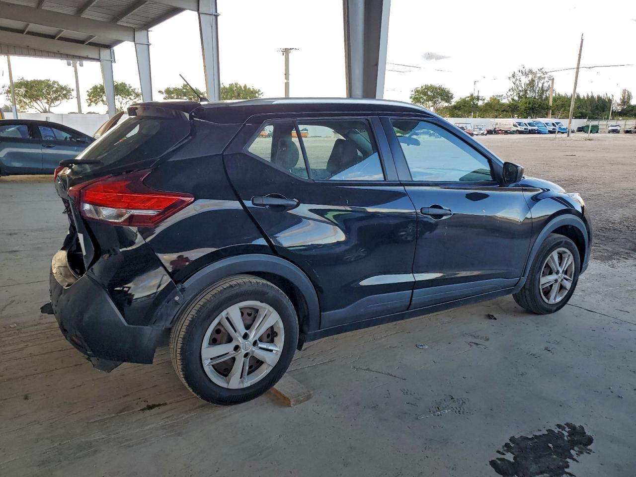2019 NISSAN KICKS S photo 5
