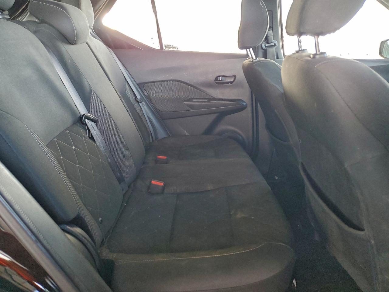 2019 NISSAN KICKS S photo 19