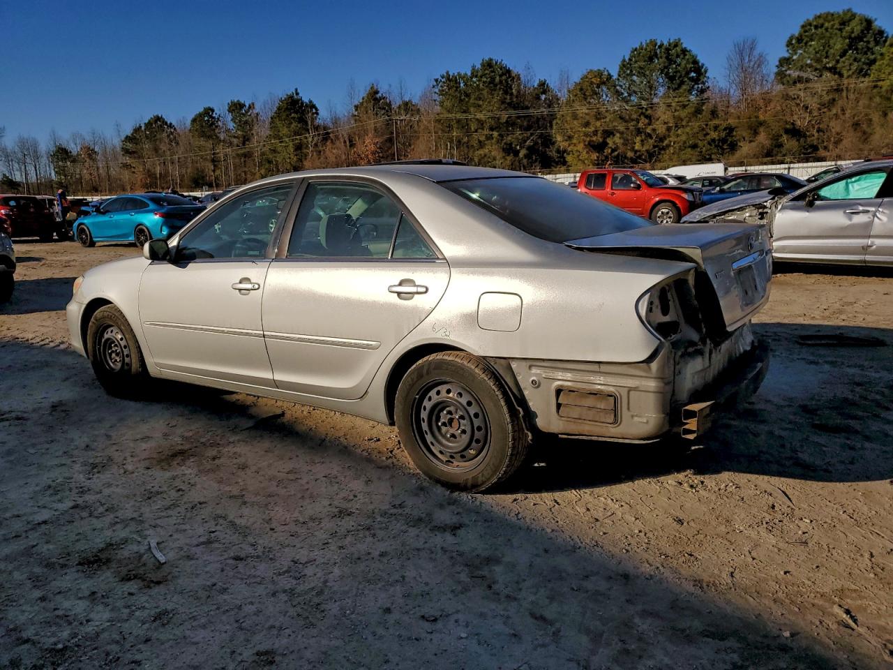 2003 TOYOTA CAMRY LE photo 2
