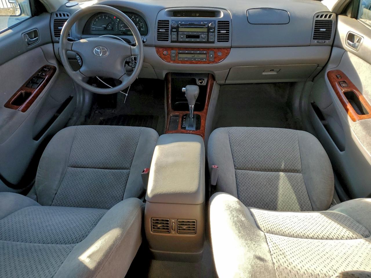 2003 TOYOTA CAMRY LE photo 8