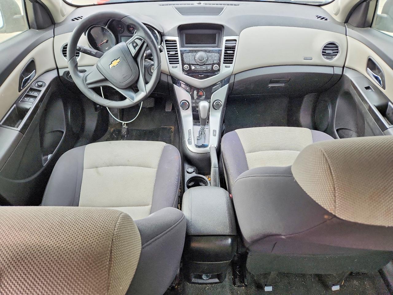 2013 CHEVROLET CRUZE LS photo 22