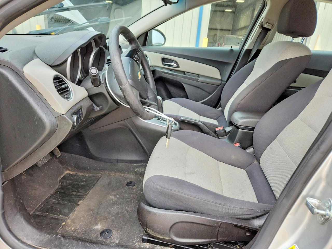 2013 CHEVROLET CRUZE LS photo 19