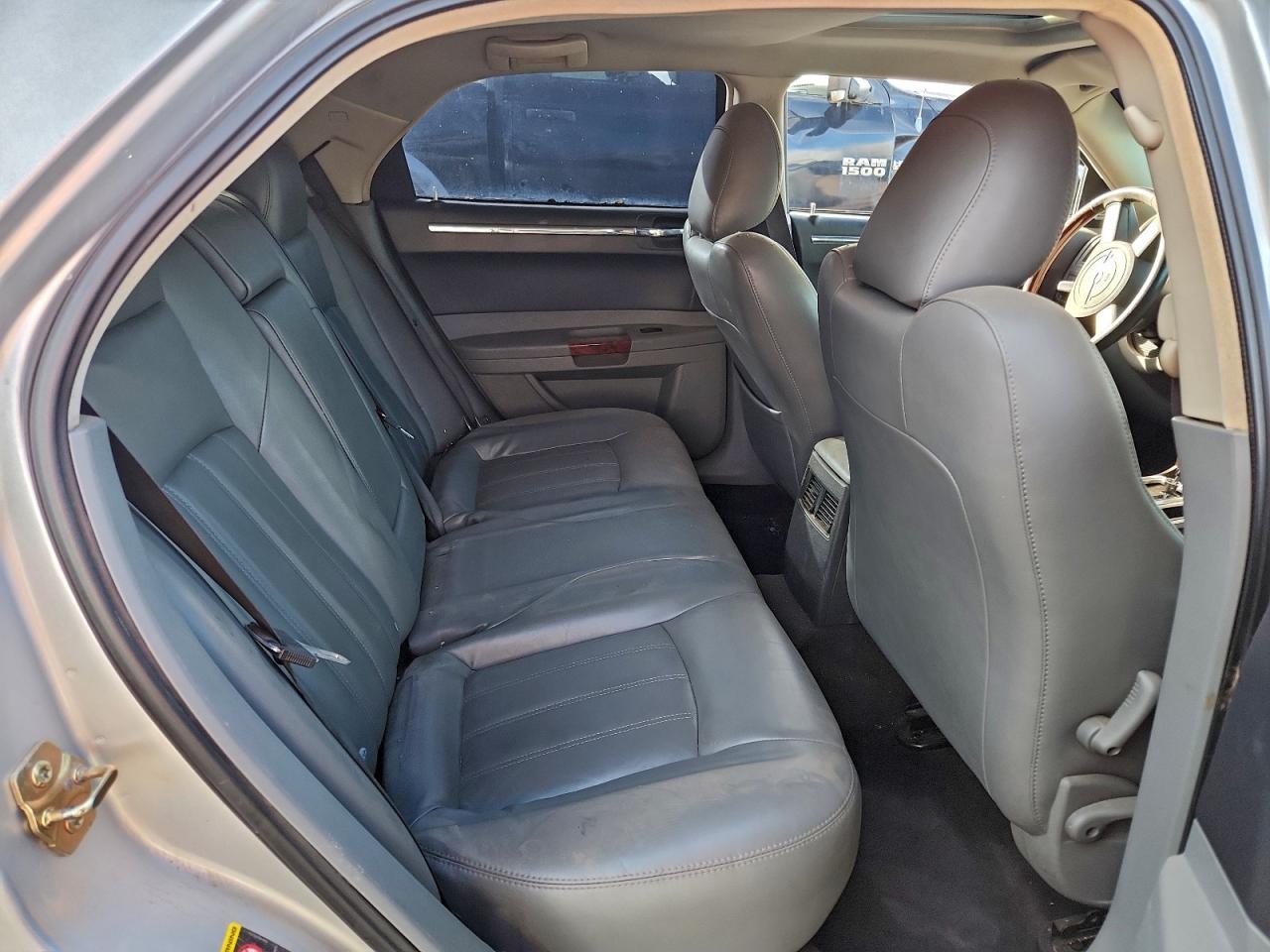 2005 CHRYSLER 300C photo 10