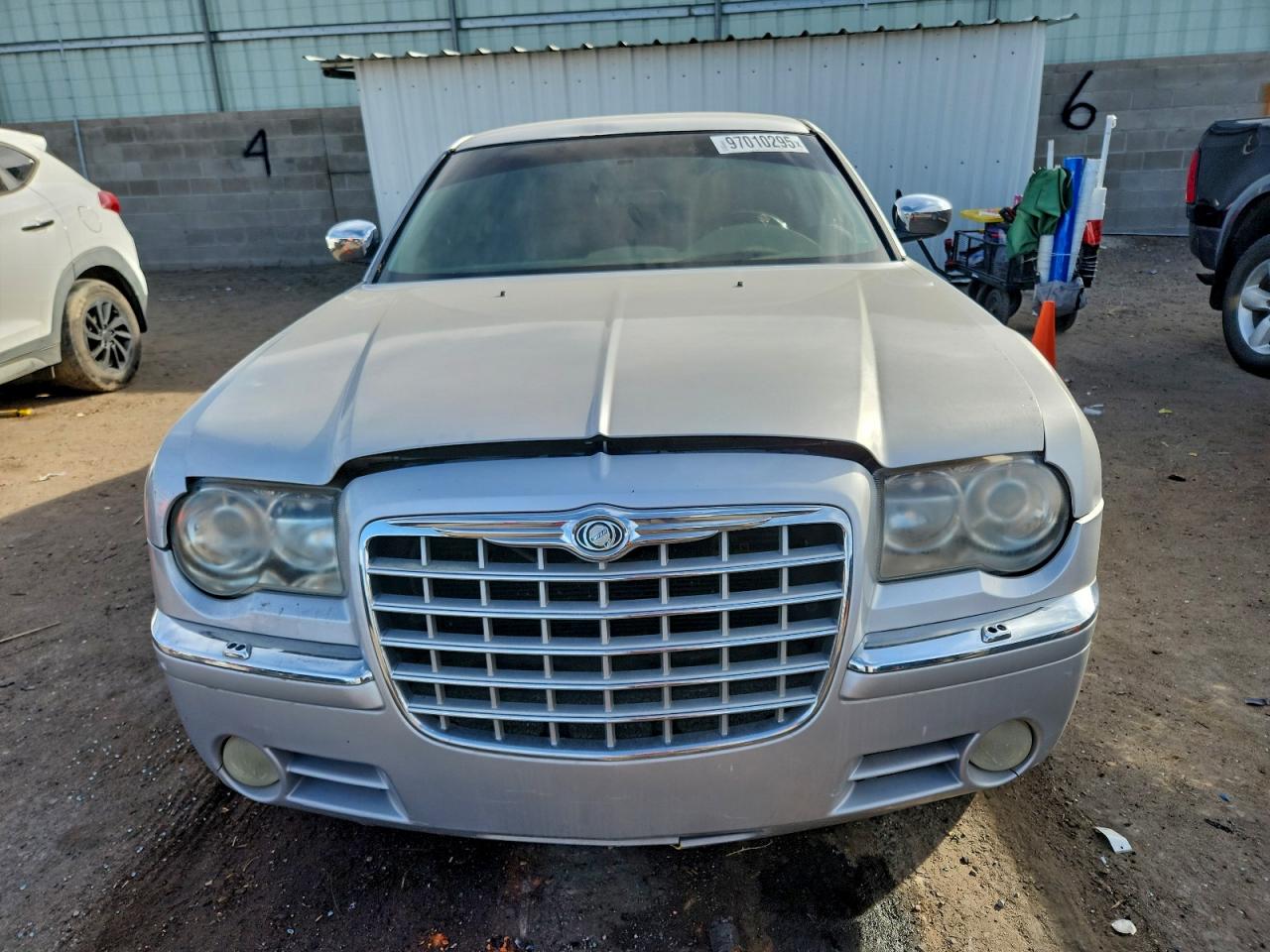 2005 CHRYSLER 300C photo 5