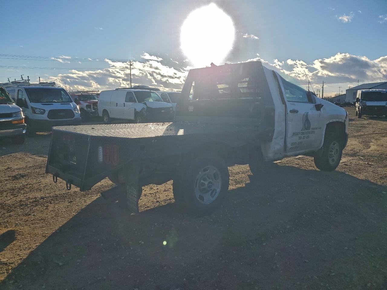 2025 CHEVROLET SILVERADO FLATBED TRUCK photo 3