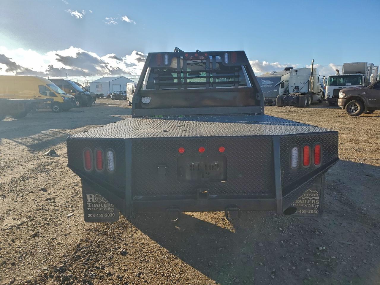 2025 CHEVROLET SILVERADO FLATBED TRUCK photo 6