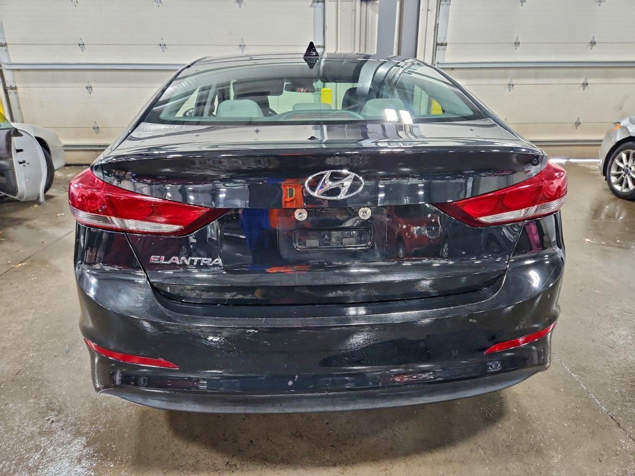 2017 HYUNDAI ELANTRA SE photo 6