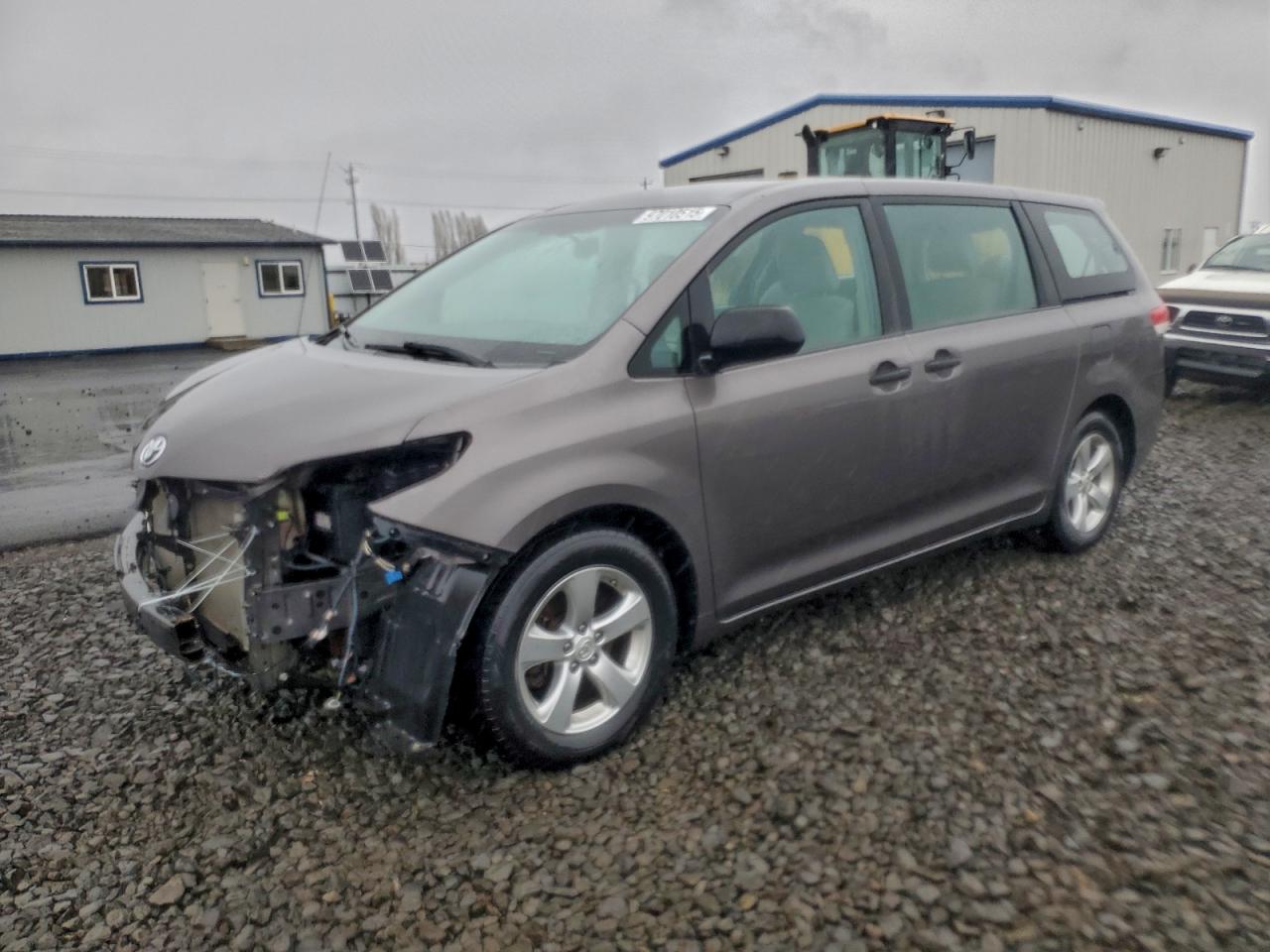 2013 TOYOTA SIENNA