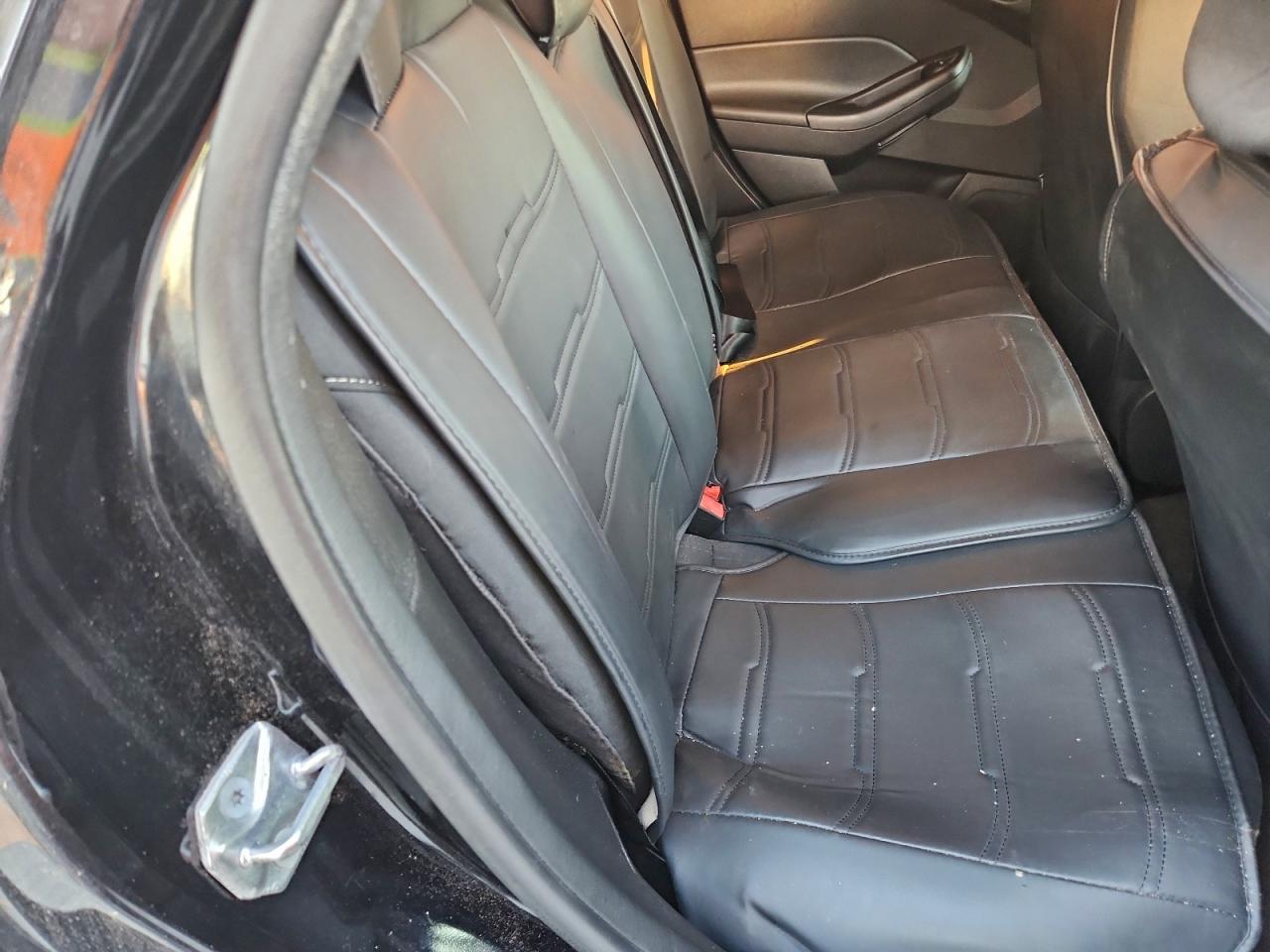 2017 FORD FOCUS SE photo 10