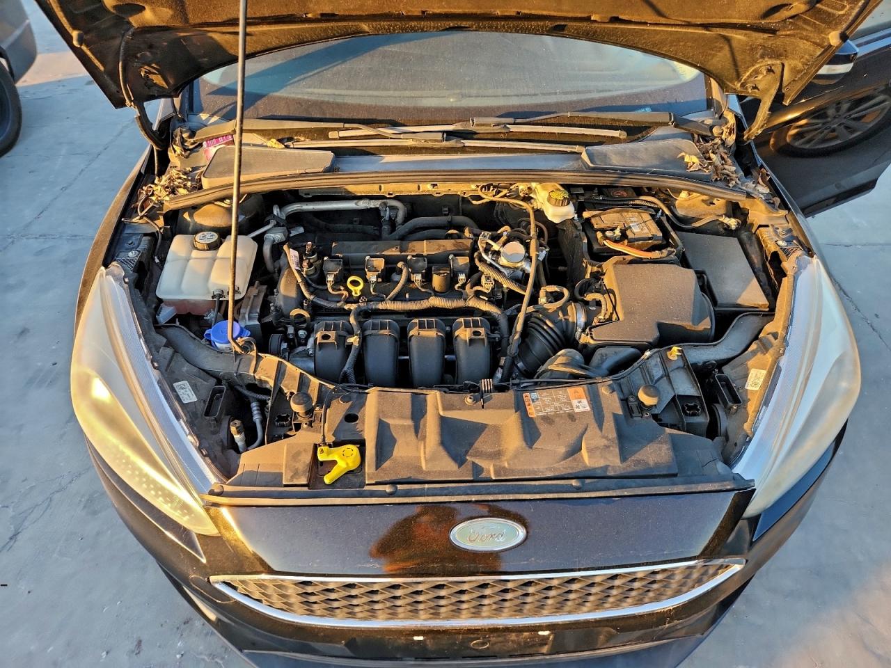 2017 FORD FOCUS SE photo 11