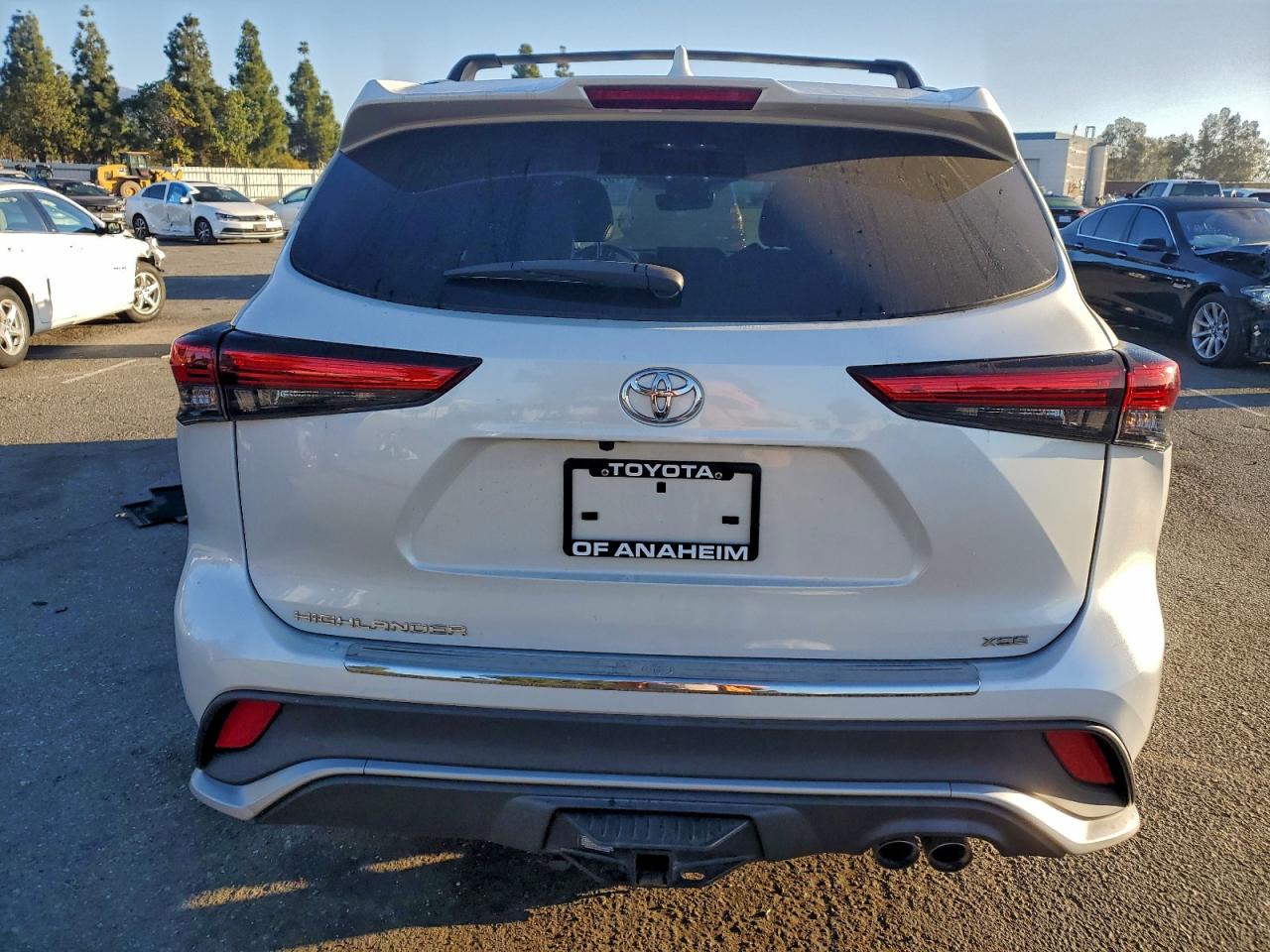 2022 TOYOTA HIGHLANDER XSE photo 11