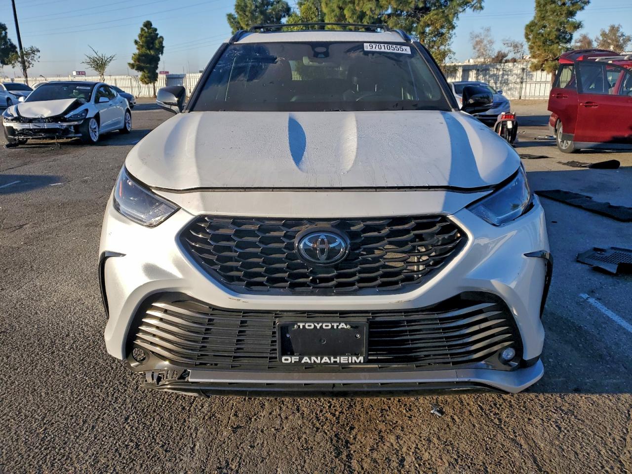 2022 TOYOTA HIGHLANDER XSE photo 9