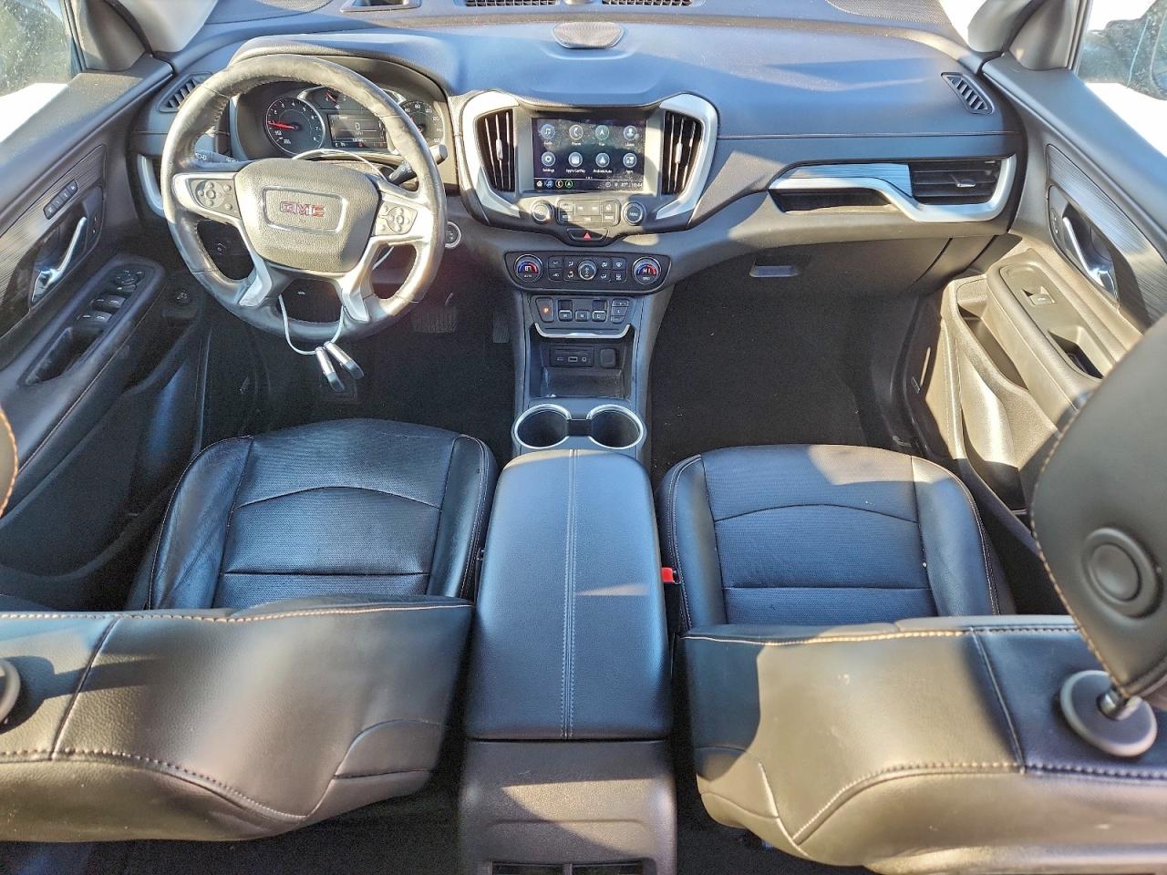 2018 GMC TERRAIN SLT photo 8