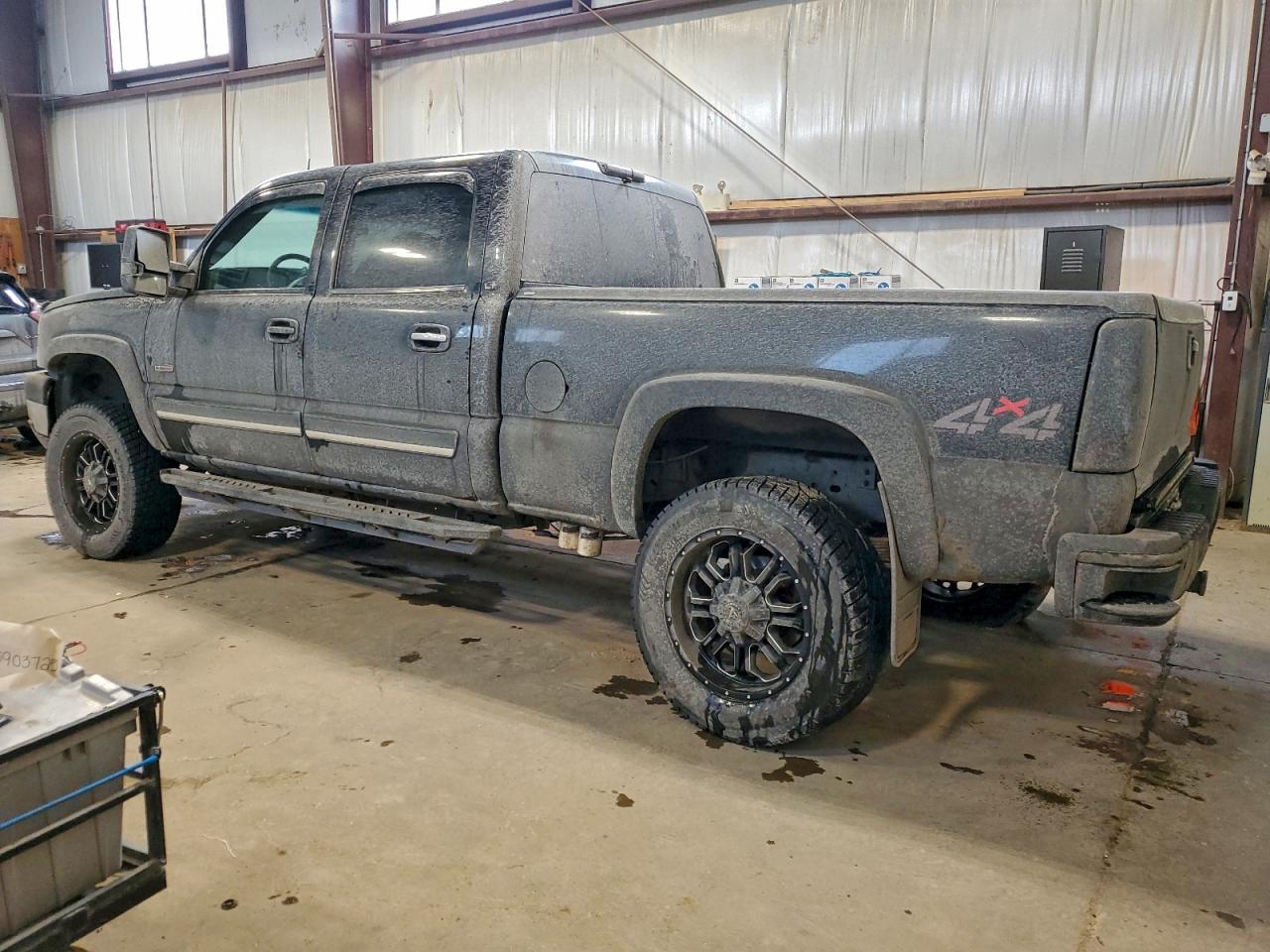 2004 CHEVROLET SILVERADO K2500 HEAVY DUTY photo 2