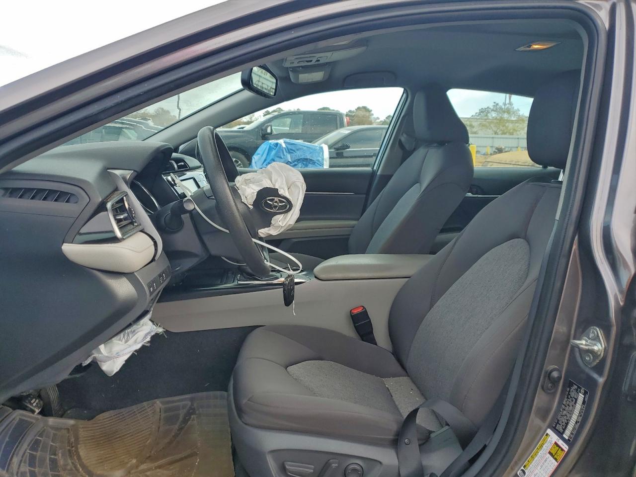 2019 TOYOTA CAMRY L photo 7