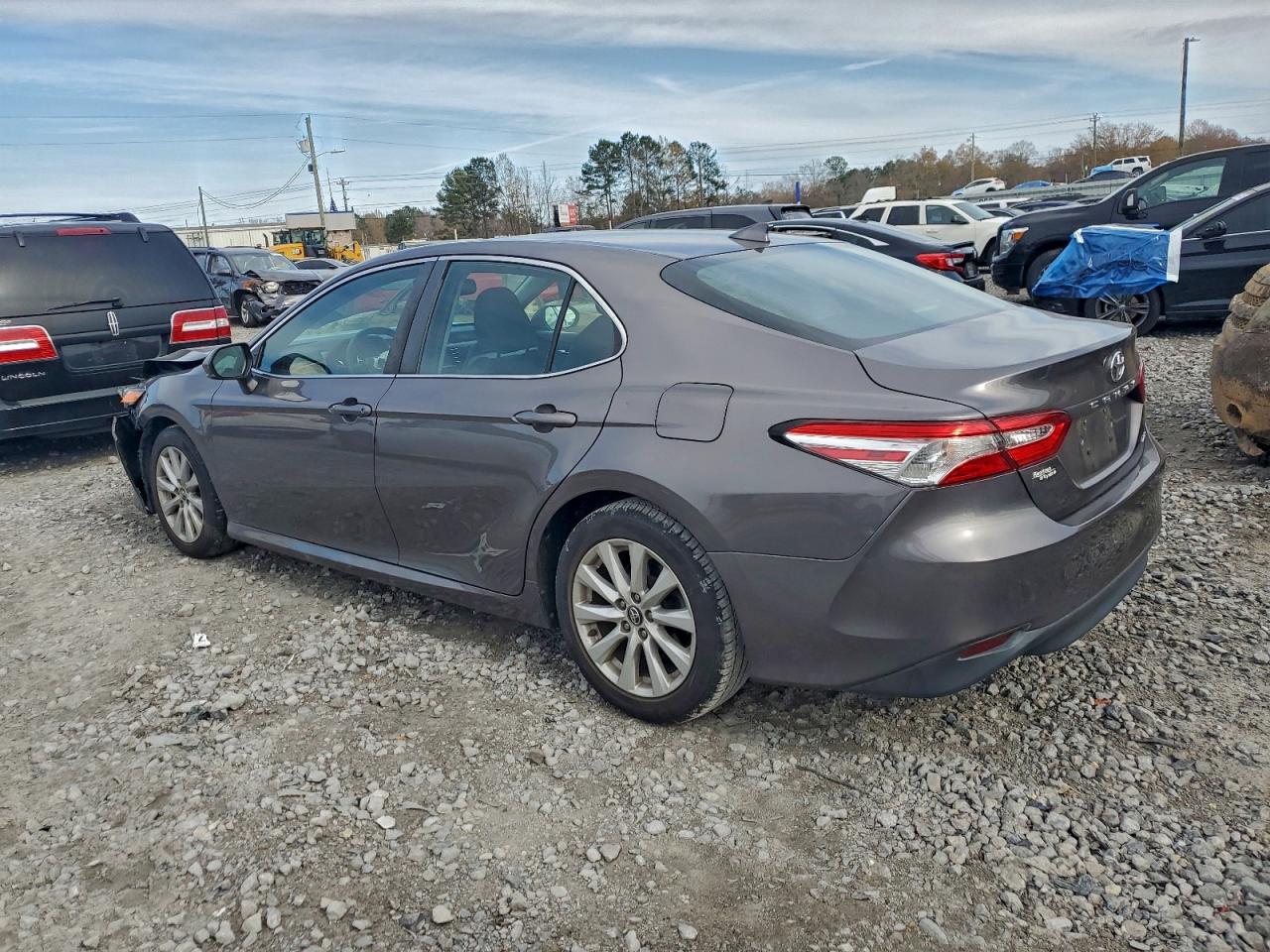 2019 TOYOTA CAMRY L photo 2