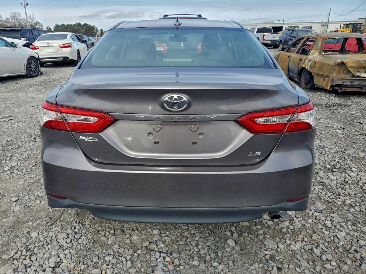 2019 TOYOTA CAMRY L photo 6