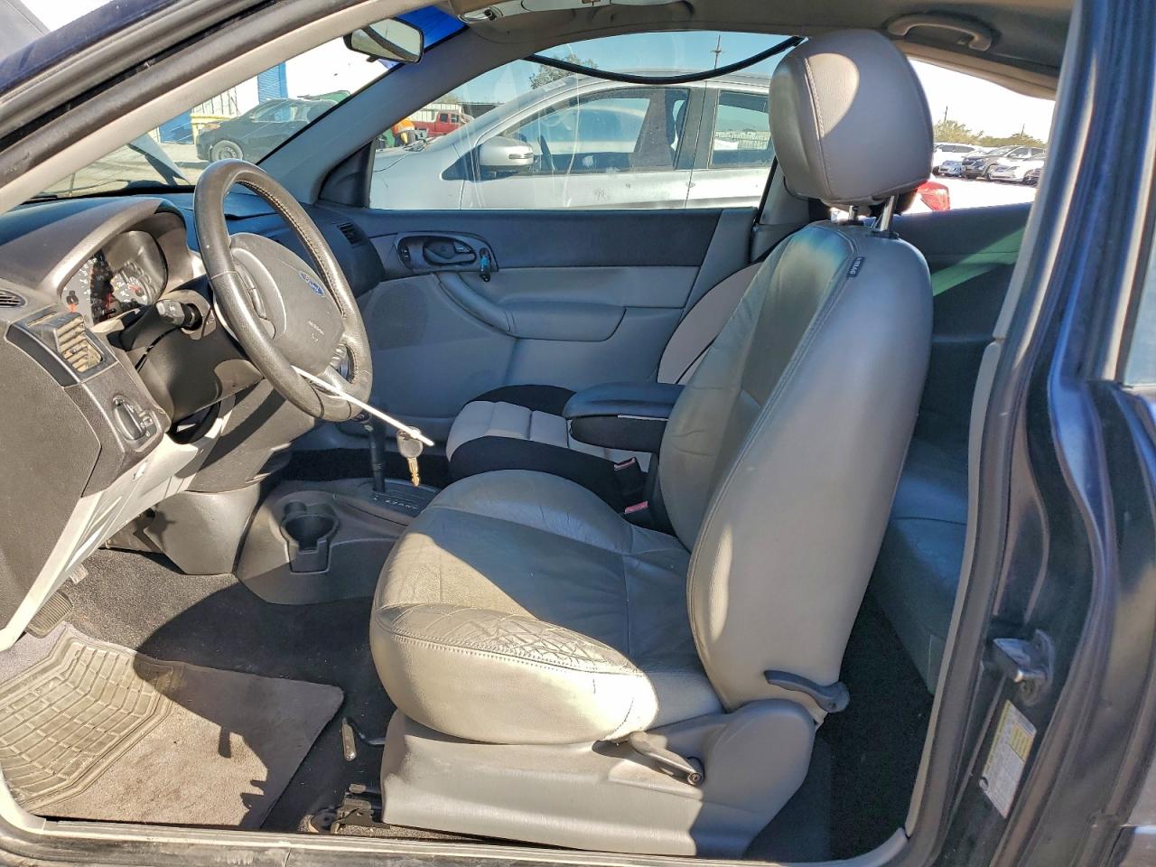 2006 FORD FOCUS ZX3 photo 7