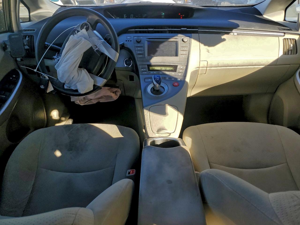 2014 TOYOTA PRIUS photo 8