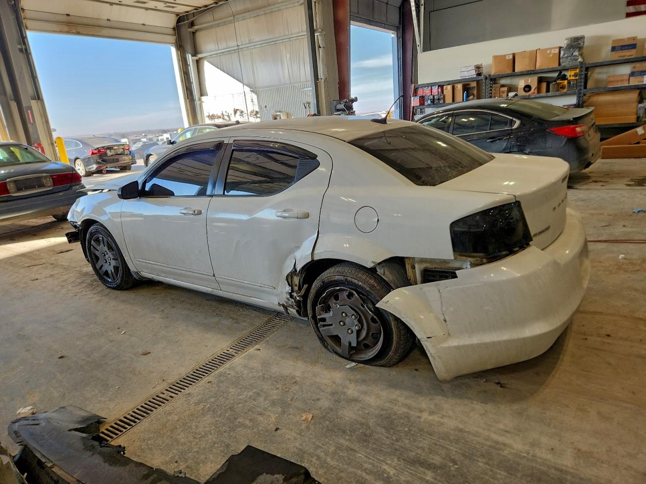 2014 DODGE AVENGER SE photo 2