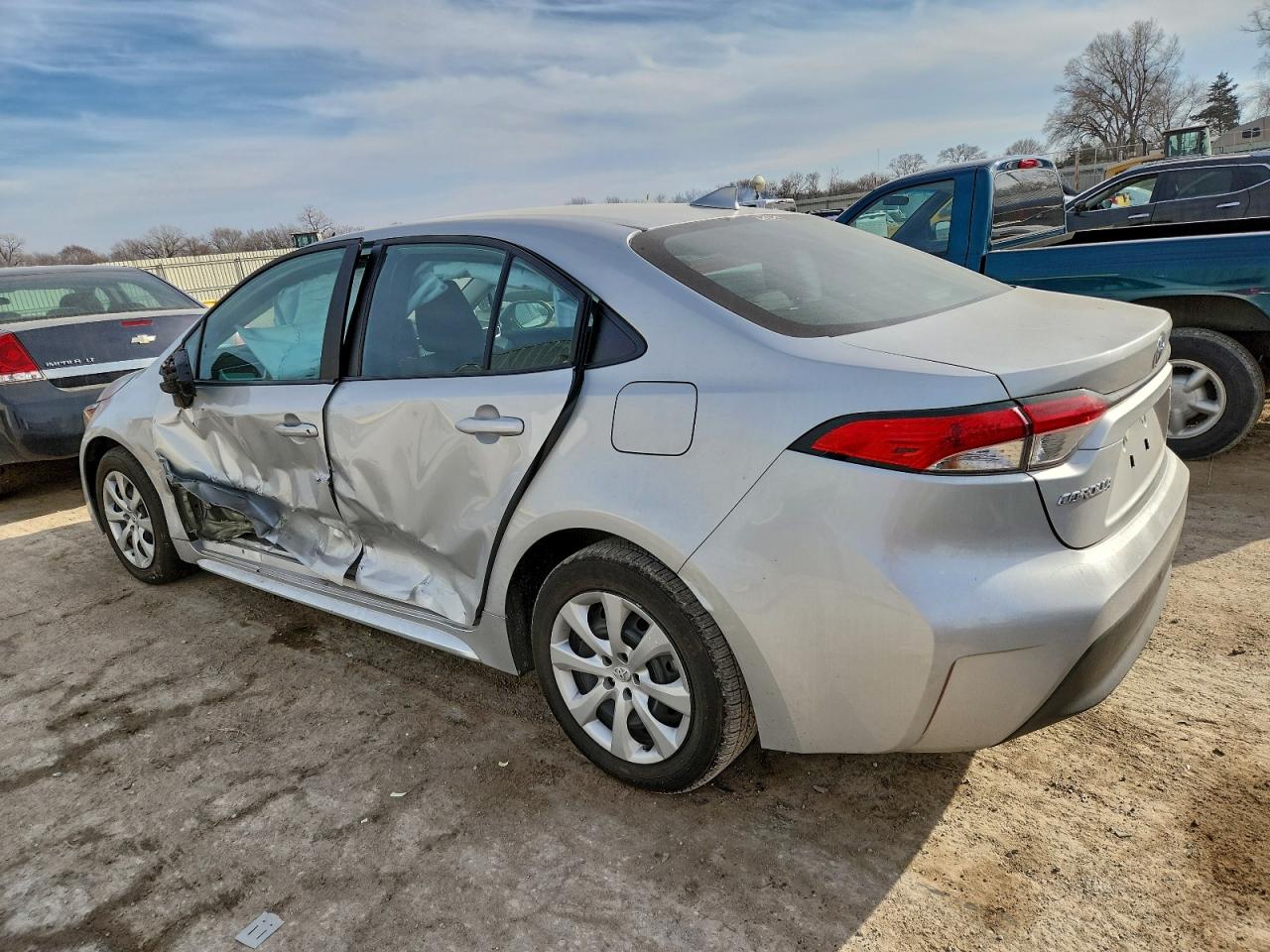 2024 TOYOTA COROLLA LE photo 3