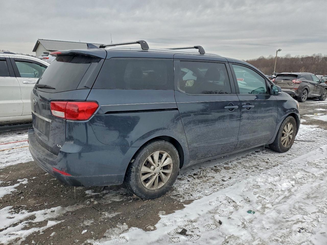 2016 KIA SEDONA LX photo 5