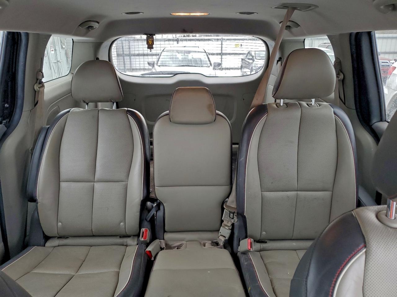 2016 KIA SEDONA LX photo 19