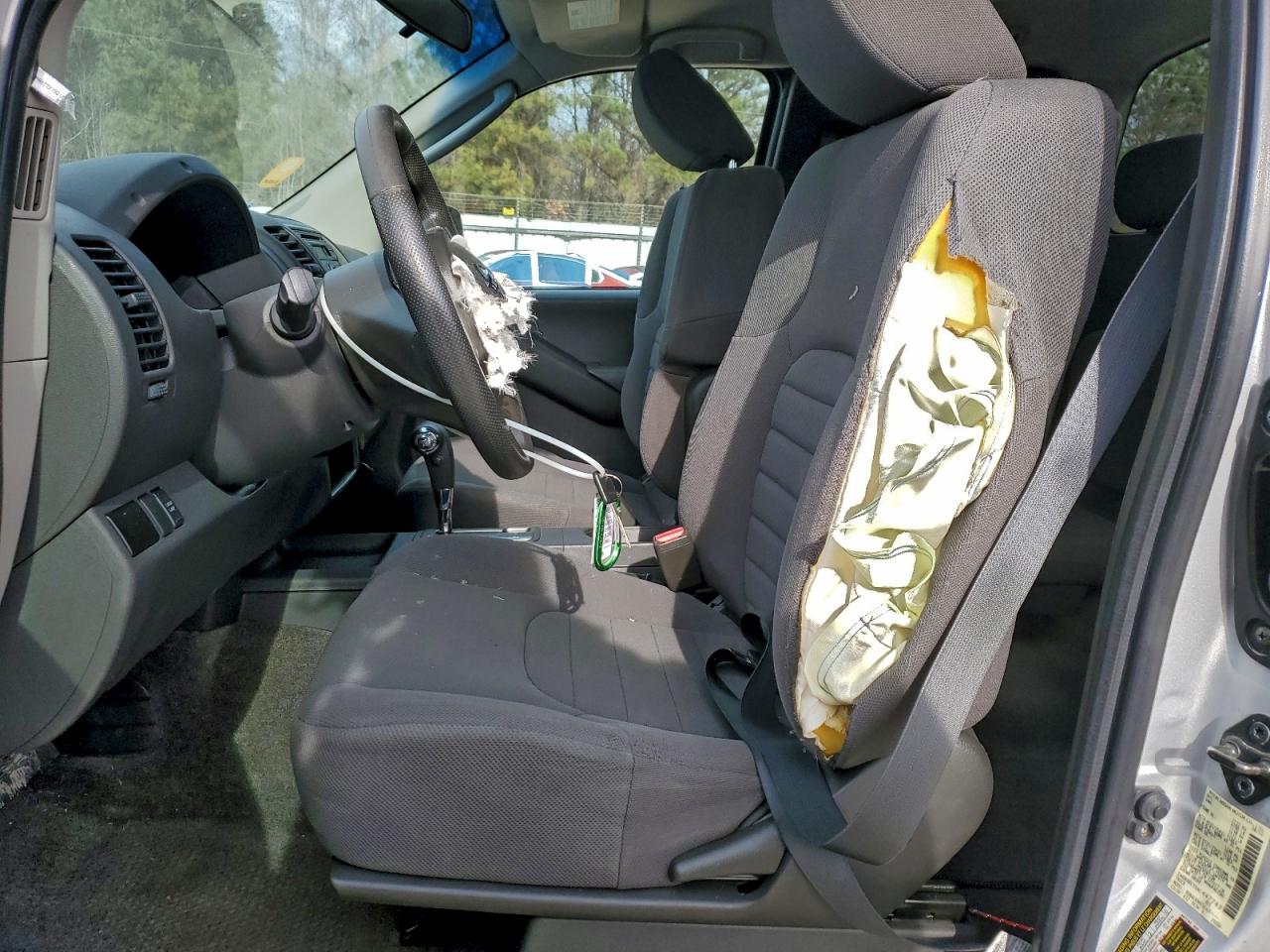 2010 NISSAN FRONTIER KING CAB SE photo 13