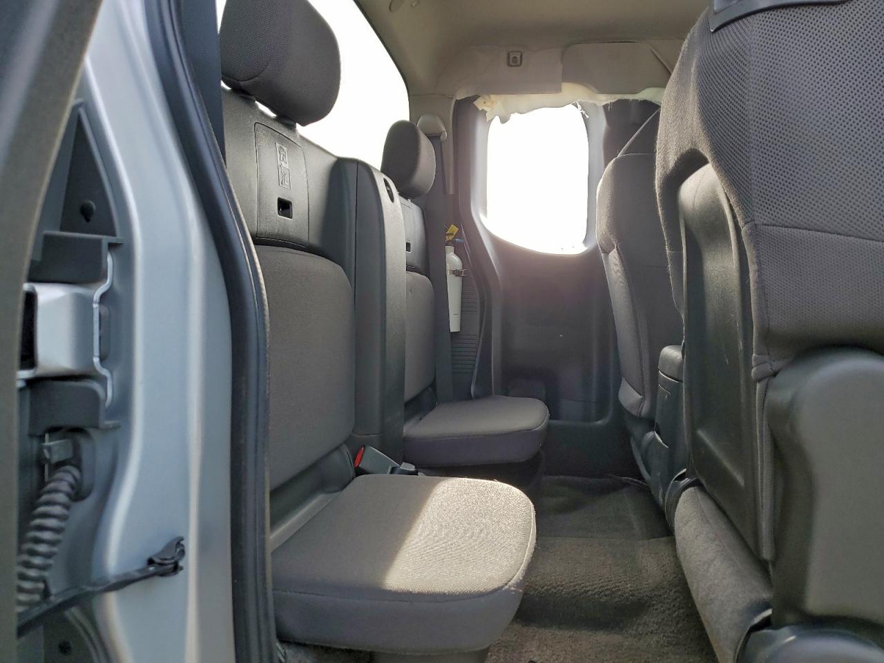 2010 NISSAN FRONTIER KING CAB SE photo 19