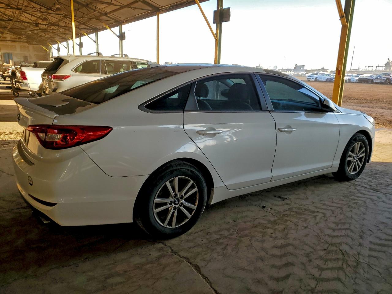2017 HYUNDAI SONATA SE photo 5