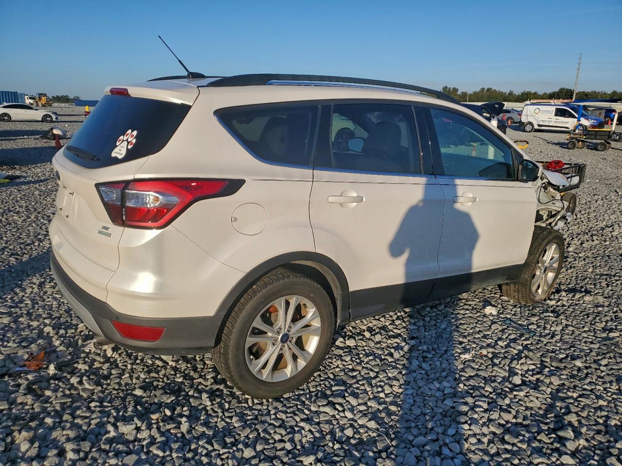 2017 FORD ESCAPE SE photo 9