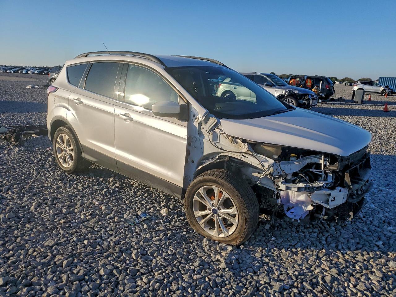2017 FORD ESCAPE SE photo 13