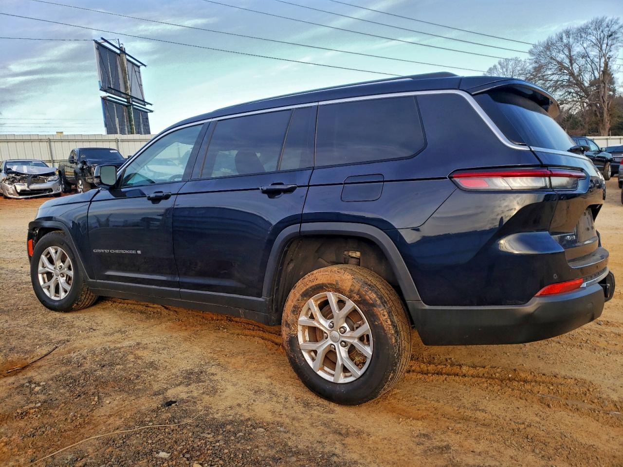 2023 JEEP GRAND CHEROKEE L LIMITED photo 3