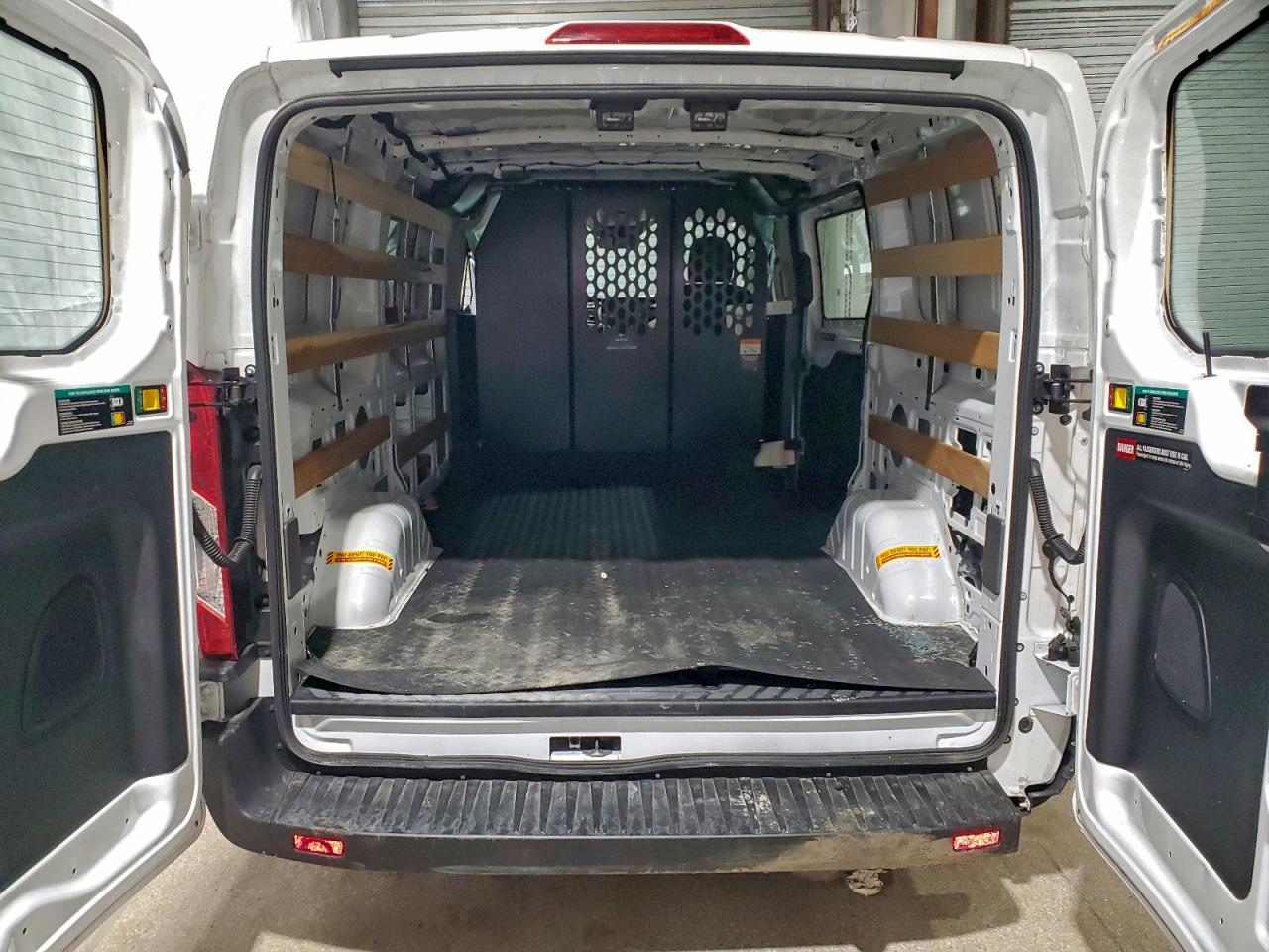 2025 FORD TRANSIT T-250 photo 28
