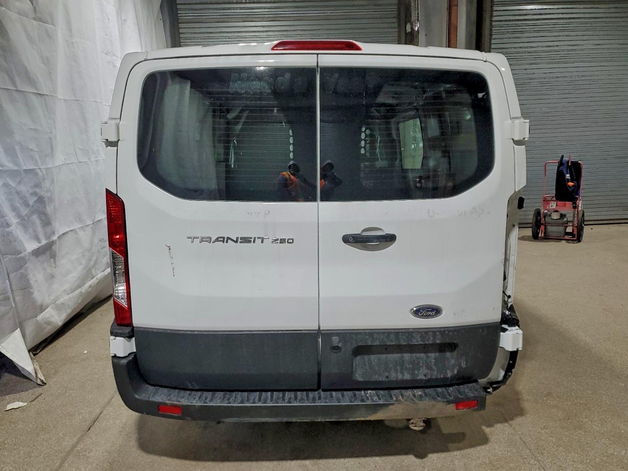 2025 FORD TRANSIT T-250 photo 16