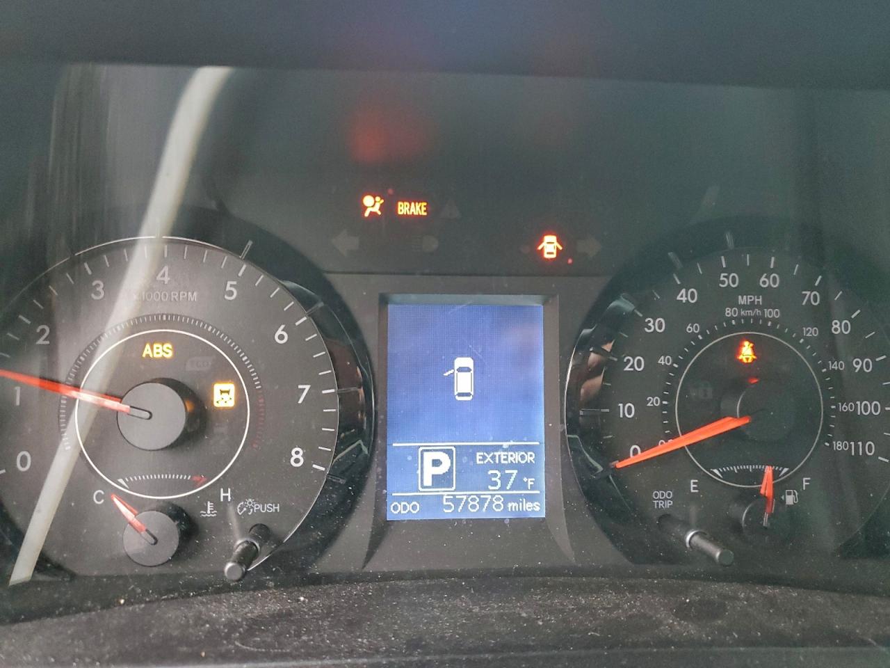 2017 TOYOTA SIENNA LE photo 9