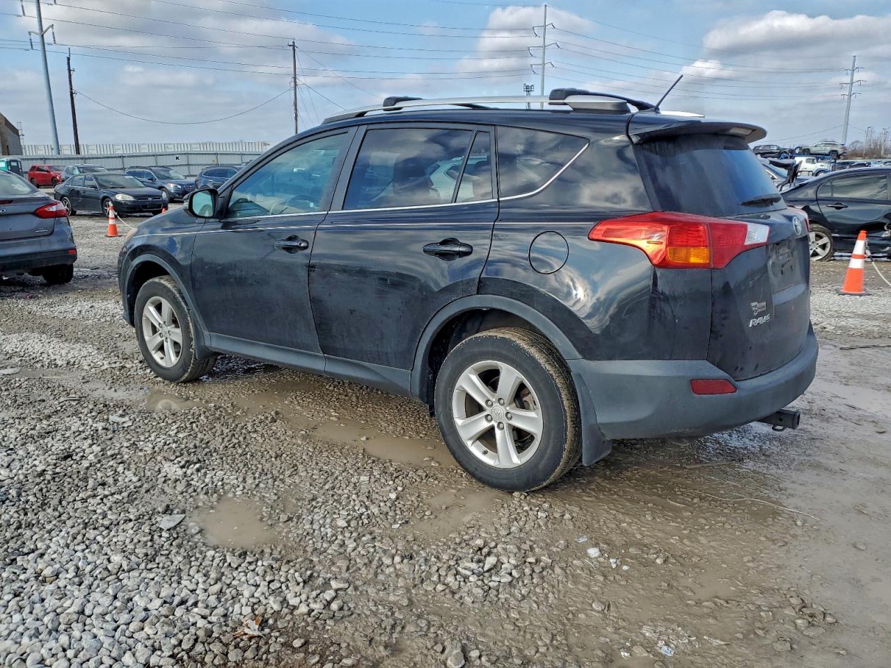 2013 TOYOTA RAV4 XLE photo 3