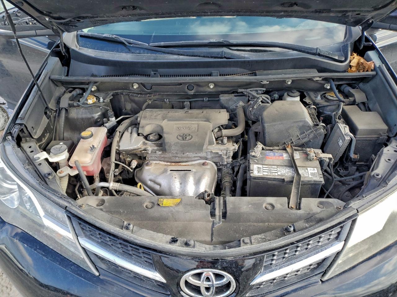 2013 TOYOTA RAV4 XLE photo 23