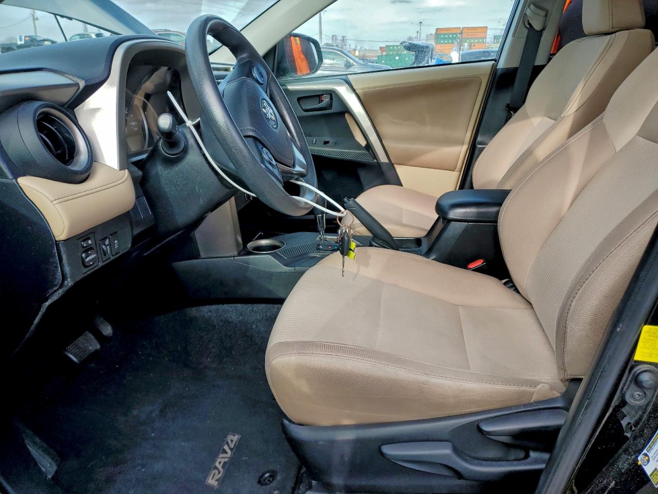 2013 TOYOTA RAV4 XLE photo 13