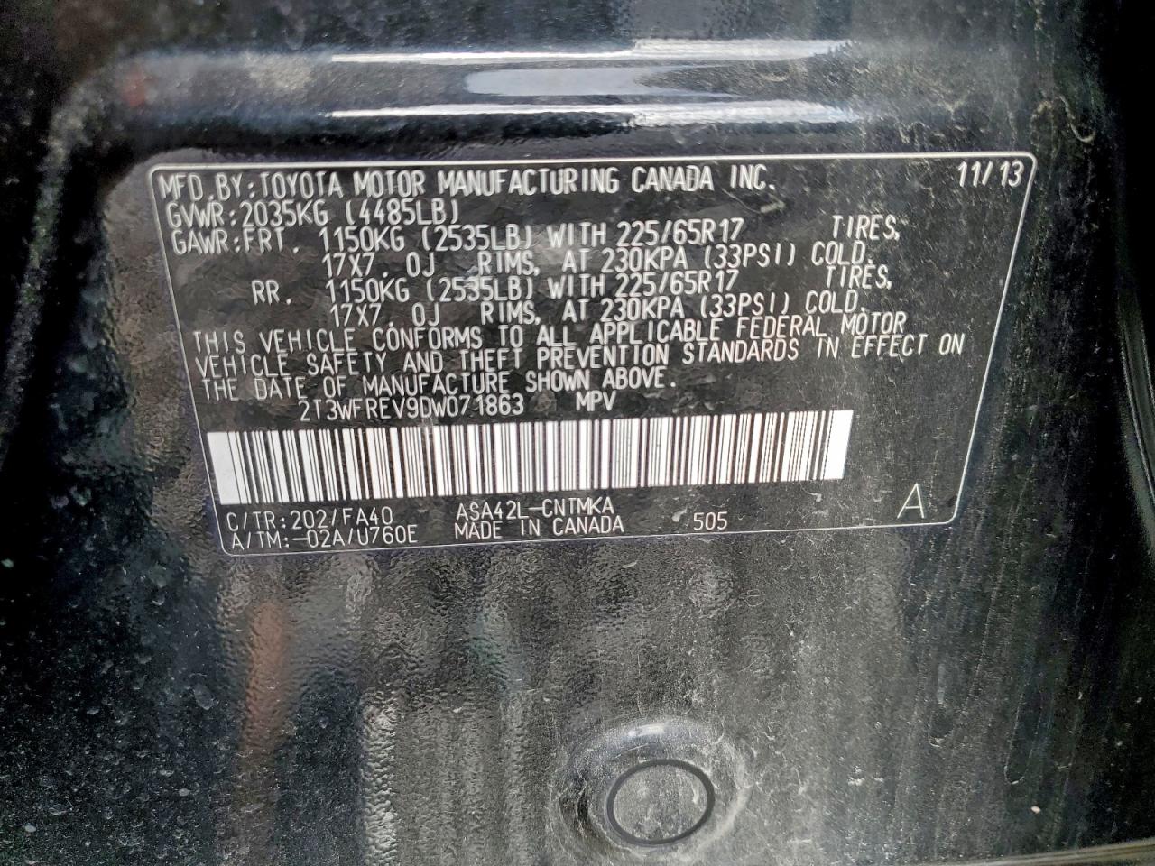 2013 TOYOTA RAV4 XLE photo 25