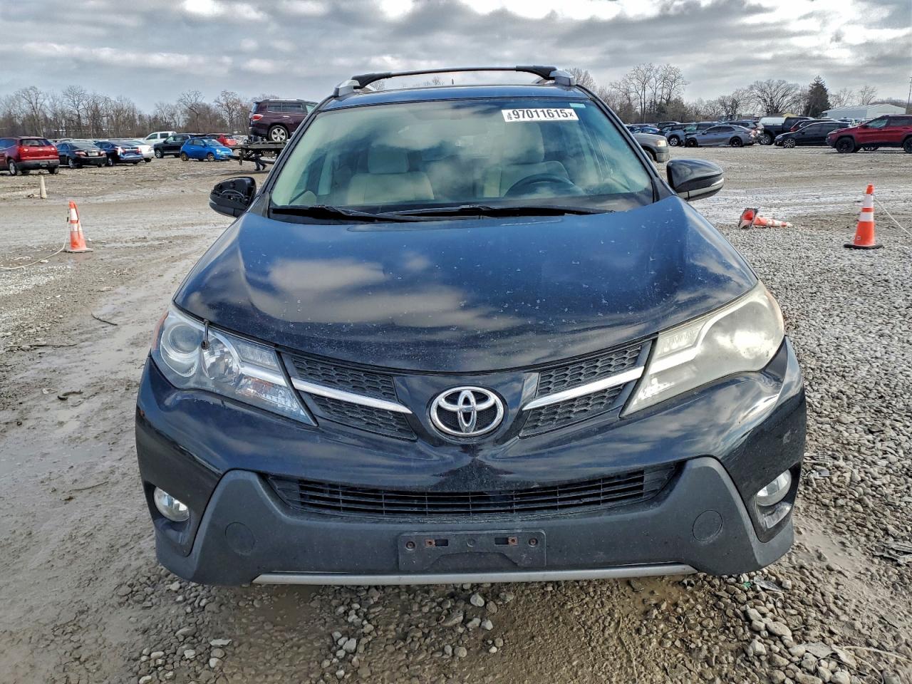 2013 TOYOTA RAV4 XLE photo 9