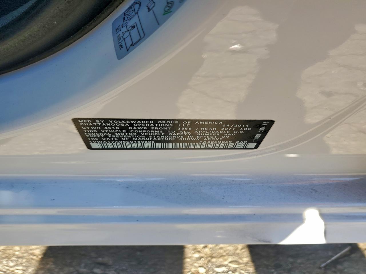 2014 VOLKSWAGEN PASSAT S photo 12