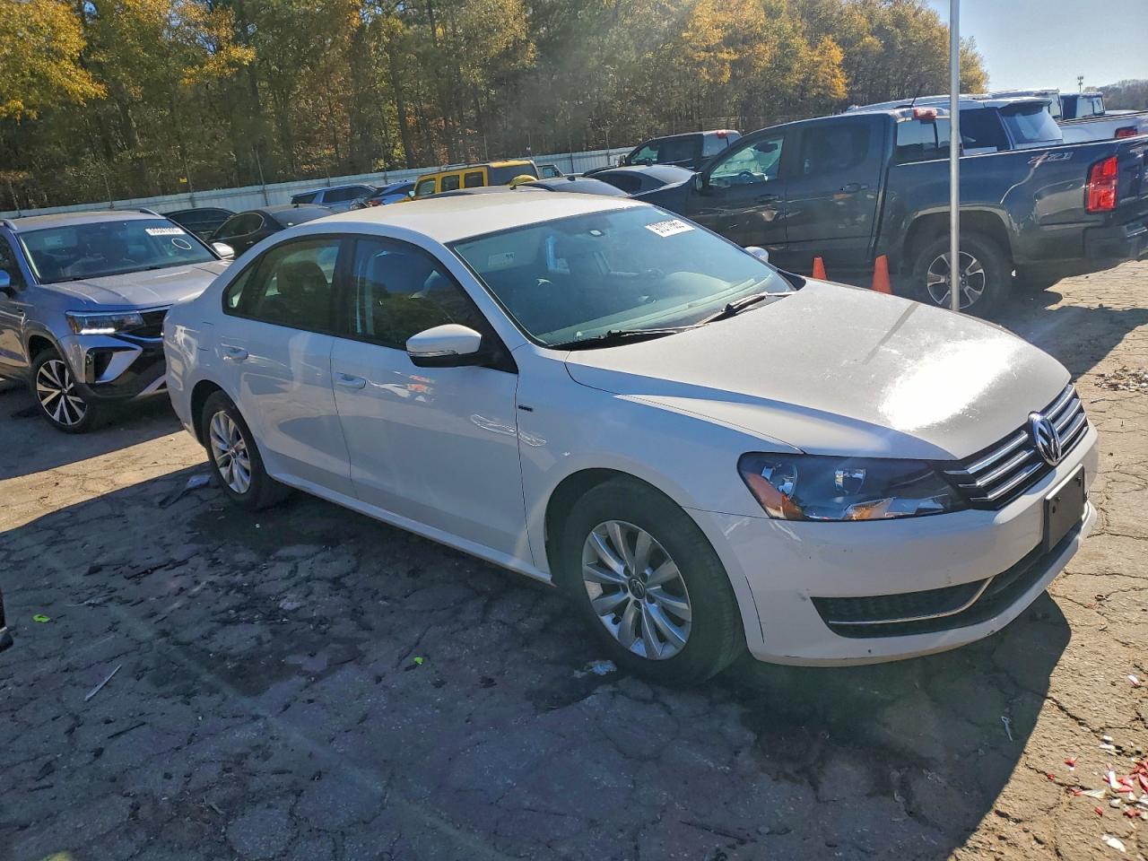 2014 VOLKSWAGEN PASSAT S photo 4