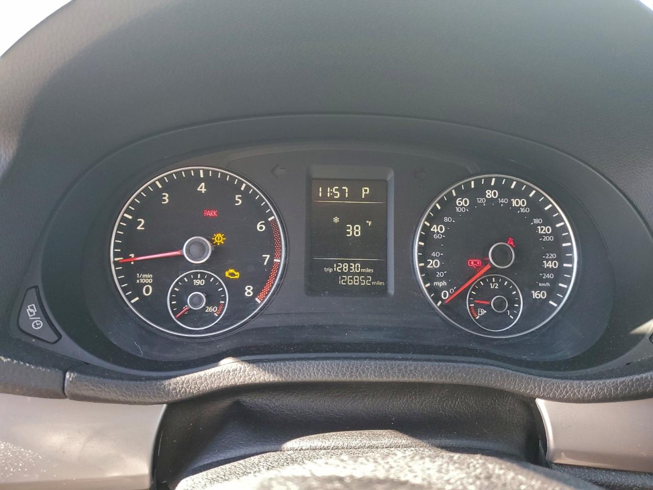 2014 VOLKSWAGEN PASSAT S photo 9