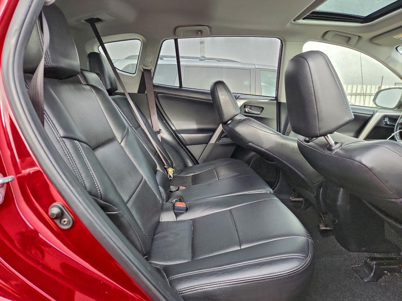 2018 TOYOTA RAV4 ADVENTURE photo 11
