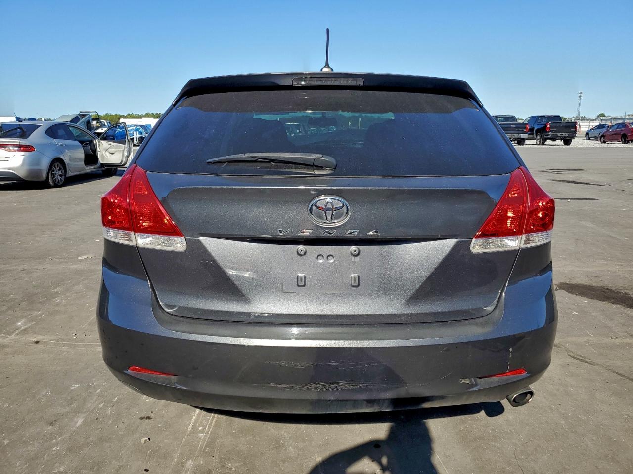 2011 TOYOTA VENZA photo 6
