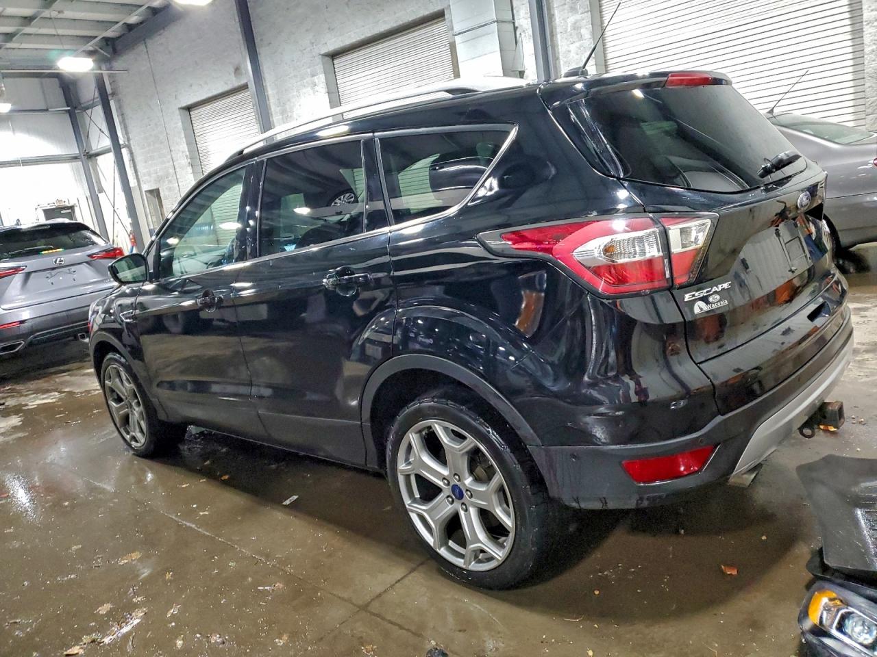 2017 FORD ESCAPE TITANIUM photo 2